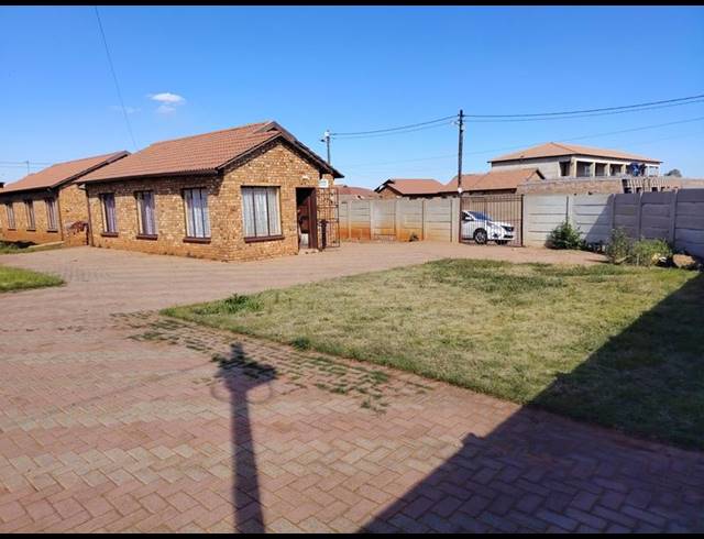 3 BEDROOM PROPERTY TO RENT IN PROTEA GLEN EXT